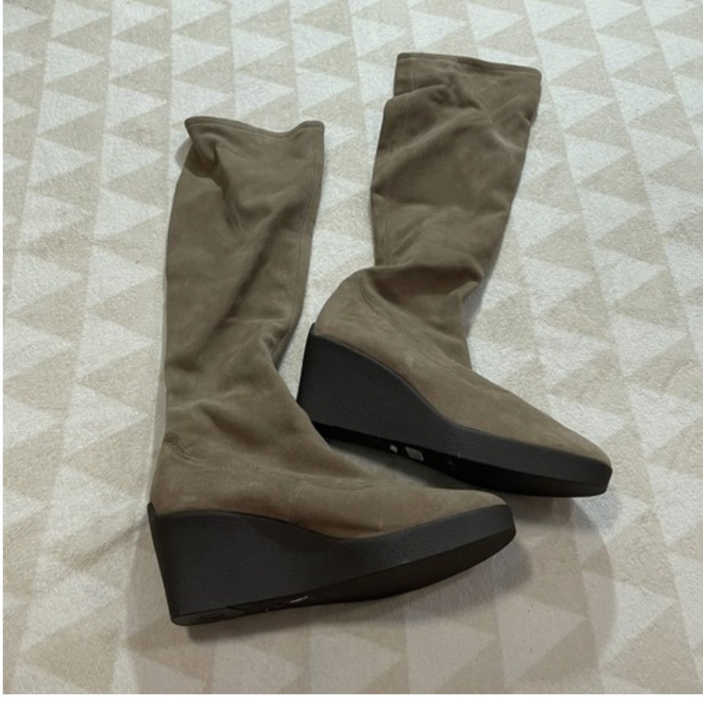 DONALD PLINER Lark WEDGE SLIMMING Stretch TALL Boot ALMOND Brown Tan Size 9